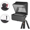 Na zdjęciu znajduje się teleprompter z zamontowanym smartfonem, na którym wyświetlany jest tekst: "The teleprompter for Smart phones can record video without deviating eyes, reduce the number of NGs, and improve work effi...". Obok telepromptera widoczne 