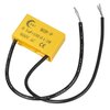 Żółty komponent elektroniczny z dwoma czarnymi przewodami, na którym widnieje napis: "0.1uF+100Ω 1/2W 600V. AC" oraz oznaczenia CE.