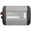 Na zdjęciu widoczna jest inteligentna ładowarka Qoltec Monolith 51957 do akumulatorów, z oznaczeniami: "BATTERY CHARGER 50A", "Model: 51957", "50A", "12-15 DC", "3-STAGE CHARGING", "BUILT-IN FAN", oraz ikonami przedstawiającymi różne tryby ładowania. Po p
