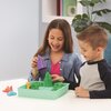 Piasek kinetyczny SPIN MASTER Kinetic Sand Piaskownica 6067479 Funkcje rozwojowe Wyobraźnia