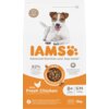 Opakowanie karmy dla psa z widocznym psem na górze oraz dużym napisem "IAMS" poniżej. Na opakowaniu znajdują się informacje: "Advanced Nutrition your dog needs", "82% Animal Protein", "100% Complete & Balanced Nutrition", "With Fresh Chicken", "8+ Years", "S/M <25kg", "20 DAYS*", "3kg", oraz ikona "Recyclable Bag".