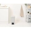 Kosz na śmieci BRABANTIA 800221 StepUp 16L Jasnoszary Kolor Jasnoszary
