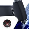 Na zdjęciu widoczny jest fragment urządzenia testującego wytrzymałość szkła hybrydowego, które jest nałożone na ekran telefonu. Obok znajduje się okrągła grafika z przekreślonym pękniętym szkłem, symbolizująca odporność na zarysowania i pęknięcia.