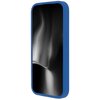 Niebieskie etui na telefon z gładką powierzchnią, zaprojektowane dla modelu Apple iPhone 15 Pro. Na ekranie telefonu widoczny jest abstrakcyjny, czarno-biały wzór.