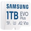 Biała karta pamięci z niebieskim napisem "SAMSUNG 1TB EVO Plus" oraz szarymi oznaczeniami "microSDXC I", "U3", "A2", "V30". Produkt oferuje dużą pojemność i wysoką wydajność, co jest podkreślone przez oznaczenia klasy szybkości.