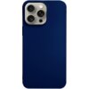 Granatowe etui na telefon z trzema wycięciami na aparaty i jednym na lampę błyskową. Produkt jest przeznaczony do modelu Apple iPhone 16 Pro.