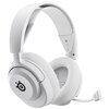 Białe, nauszne słuchawki bezprzewodowe z mikrofonem, z widocznym logo SteelSeries na nauszniku. Na pałąku znajdują się trzy okrągłe przyciski.