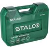 Zielona walizka z tworzywa sztucznego z uchwytem, na której widnieje logo "STALCO+" oraz oznaczenie modelu "S-54013". Na walizce znajdują się napisy: "SOCKET WRENCHES", "CrV STEEL", "82 ELEMENTS", "72T TEETH", "HEX".