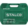Zielona walizka z tworzywa sztucznego z uchwytem, na której widnieje logo "STALCO" oraz oznaczenie "S-54013". Na walizce znajdują się napisy: "SOCKET WRENCHES", "CrV STEEL", "82 ELEMENTS", "72T TEETH", "HEX".