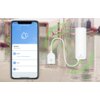 Na zdjęciu znajduje się smartfon z aplikacją "Water leak sensor" pokazującą stan "Normal" oraz datę i godzinę zapisu, a obok widoczny jest biały czujnik zalania z logo "gosund". W tle widać zalane pomieszczenie z meblami i zielonymi falami symbolizującymi