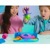 Piasek kinetyczny SPIN MASTER Kinetic Sand Zestaw ruchome formy 6069401 Funkcje rozwojowe Sprawność manualna