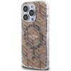 Przezroczyste etui na telefon z brązowym wzorem geometrycznym, na którym widnieje napis "GUESS EST. 1981". Etui jest zaprojektowane z myślą o kompatybilności z systemem MagSafe.
