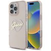 Różowe etui na telefon z przezroczystymi krawędziami, ozdobione białym sercem i napisem "Guess" na tylnej części. Obok etui znajduje się telefon z kolorowym ekranem.