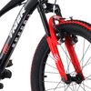 Czarno-czerwony rower dziecięcy z widocznym przednim kołem i widelcem, na ramie napis "TIGER SPEED". Opona ma czerwony bieżnik, a widelec jest ozdobiony białymi wzorami.