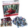 Pudełko puzzli z napisem "PUZZLE 1000" i logo "TACTIC" przedstawia czerwony samochód ciężarowy w zimowej scenerii z choinkami, a poniżej widnieje napis "My Favourite Season!". Obok pudełka leży stos nieułożonych puzzli oraz dwie kartki z ilustracjami świą