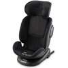 Czarny fotelik samochodowy KINDERKRAFT Xpedition 3 I-Size 40-150 cm (0-22 kg) z widocznym logo producenta na dolnej części. Fotelik ma wyraźne przeszycia na oparciu i zagłówku oraz elementy montażowe po bokach.