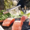 Grill elektryczny WEBER Lumin Compact Czerwony Wyposażenie  2 x wymienna płyta do grillowania