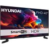 Telewizor z kolorowym, dynamicznym obrazem na ekranie, z widocznymi napisami: "HYUNDAI", "FHD 40"", "Smart WiFi", "HDR". Na dolnej ramce telewizora znajduje się logo "HYUNDAI".