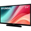 Telewizor z czarną ramką i podstawą, na ekranie widoczny jest kolorowy gradient w odcieniach różu i niebieskiego. Na ekranie znajduje się biały napis "HYUNDAI" oraz "24"".