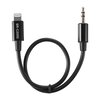 Czarny kabel z wtykiem Lightning z napisem "SR-C2000" po jednej stronie i wtykiem mini jack 3,5 mm po drugiej stronie. Kabel jest ułożony w kształt litery "U".