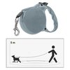 Szara smycz automatyczna z metalowym karabińczykiem i ergonomicznym uchwytem. Poniżej znajduje się ilustracja przedstawiająca osobę prowadzącą psa na smyczy o długości 5 m.