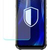 Obraz przedstawia telefon z nałożonym szkłem ochronnym, na ekranie widoczny jest wzór z niebieskich fal i kropek oraz symbol tarczy. Szkło ochronne jest przezroczyste i lekko uniesione nad ekranem urządzenia.