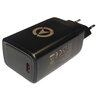 Czarna ładowarka sieciowa z widocznym portem USB-C oraz symbolami certyfikacyjnymi na obudowie. Na górnej części ładowarki znajduje się logo w kształcie okręgu z trójkątem.
