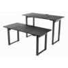 Czarne biurko gamingowe z regulowaną wysokością, posiada prostokątny blat i solidne metalowe nogi. Na blacie widoczne jest logo "ULTRADESK".