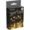 Czarne opakowanie z lampkami choinkowymi LED, na którym widnieje napis "BATTERY OPERATED" oraz "SILVER 100 LED 495CM WIRE LIGHTS" i "WARM WHITE". Na opakowaniu znajduje się również grafika przedstawiająca świecące lampki.