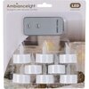 Opakowanie zawiera osiem białych świeczek LED typu tea light oraz pilot zdalnego sterowania z przyciskami "ON" i "OFF". Na opakowaniu widnieje napis "Ambiancelight Tealights with remote control" oraz "LED WARM WHITE".