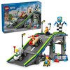 Zestaw LEGO 60460 City przedstawia tor z rampami dla wyścigówek, z widocznymi dwoma pojazdami na rampie oraz figurkami postaci. Na opakowaniu znajduje się logo LEGO, napis "City", oznaczenie wiekowe "6+", numer zestawu "60460" oraz informacja o liczbie el