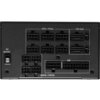 Na zdjęciu widoczny jest panel zasilacza z różnymi gniazdami oznaczonymi jako CPU/PCIe, 12V-2x6, SATA/PATA oraz MB. Po lewej stronie znajduje się przełącznik z napisem "5V BOOST" z opcjami "ON" i "OFF".