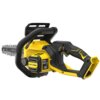 Na zdjęciu znajduje się żółto-czarna piła akumulatorowa z widocznym logo "STANLEY" oraz napisami "BRUSHLESS" i "12 in 30 cm". Produkt ma ergonomiczny uchwyt i miejsce na akumulator, a na obudowie widoczne są różne oznaczenia techniczne.