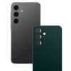 Na zdjęciu widoczny jest ciemny smartfon z trzema aparatami i lampą błyskową, obok którego znajduje się zielone etui z wycięciami na aparaty i lampę. Na obudowie telefonu widnieje napis "Samsung".