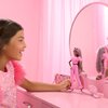 Lalka Barbie Deluxe Style Różowy komplet, spodnie i futerkowy top HYV28 Rodzaj Lalka Barbie