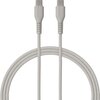 Szary kabel USB-C do USB-C o długości 1,5 metra z plecionym oplotem, widoczny na białym tle. Końcówki kabla są wykonane z tworzywa sztucznego i mają prosty, nowoczesny design.