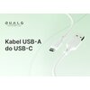 Na zdjęciu widoczny jest biały kabel USB-A do USB-C na jasnym tle, z logo "QUALO RECYCLING LINE" oraz tekstem "Kabel USB-A do USB-C".