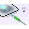 Na zdjęciu widać telefon z podłączonym kablem USB Typ-C - Lightning, który ma zielony, pleciony przewód i przezroczystą końcówkę. Na ekranie telefonu widoczny jest symbol ładowania z napisem "98%", a obok telefonu znajduje się napis "12 W Moc".
