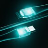 Na zdjęciu widoczny jest kabel USB Typ-C - Lightning z przezroczystymi końcówkami, które emitują niebieskie światło. Kabel ma plecioną osłonę i jest koloru białego.