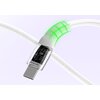 Przezroczysty kabel USB z końcówką USB Typ-C, o długości 1,5 m, w kolorze białym, z widocznym wewnętrznym układem elektronicznym i zielonym podświetleniem na zgięciu. Kabel ma plecioną osłonę, a tło jest jasnofioletowe.