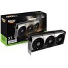 Na zdjęciu widoczna jest karta graficzna z trzema wentylatorami oraz jej opakowanie z napisem "INNO3D GeForce RTX 5090 X3 32GB DLSS 4". Na opakowaniu znajdują się dodatkowe informacje: "32GB GDDR6X", "LOW NOISE", "3-Slot", "DLSS 4", "RAY TRACING", "REFLEX