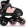 Na zdjęciu widoczne są rolki w kolorze czarno-różowym z napisem "SPOKEY TRIXIE" na pasku zapięcia. Na kółkach znajdują się napisy: "INLINE SKATES", "ABEC 7", "PU 82A", a na ramie rolki widoczny jest napis "SPOKEY".