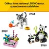 Na zdjęciu widoczne są trzy zestawy LEGO Creator, każdy z numerem katalogowym: 31163 przedstawia szarego kota z myszką i miską, 31169 to różowa maszyna do pisania z kwiatami, a 31165 ukazuje pandy z bambusem. Na górze zdjęcia znajduje się tekst: "Odkryj i