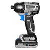 Czarna torba z białym napisem "DekoTools" oraz zakrętarka udarowa z widocznym logo "DEKO" i oznaczeniem "20V MAX BRUSHLESS". Na zdjęciu znajduje się również ładowarka z przewodem.