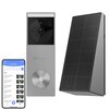 Na zdjęciu widoczny jest wideodomofon z kamerą, panel solarny oraz smartfon z aplikacją. Na ekranie smartfona wyświetlona jest aplikacja "EZVIZ" z listą zdarzeń z kamery, a na wideodomofonie znajduje się logo "EZVIZ".