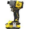 Na zdjęciu znajduje się żółto-czarna wkrętarka akumulatorowa z widocznym logo "STANLEY FATMAX" oraz oznaczeniami "V20" i "LITHIUM ION 2.0 Ah". Urządzenie ma ergonomiczny uchwyt i kompaktową konstrukcję.