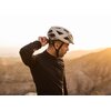 Kask rowerowy LAZER Cerro KinetiCore Beżowy mat MTB (rozmiar S) Technologie Regulacja pionowa
