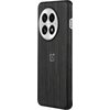 Czarne etui z fakturą przypominającą drewno, przeznaczone do telefonu OnePlus 13, posiada okrągły otwór na aparat z czterema obiektywami. Na powierzchni etui widoczne jest logo "1+" w kolorze białym.