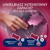Na zdjęciu widoczna jest ręka wsypująca różowe perełki do bębna pralki, z tekstem: "Uwielbiasz intensywny zapach? Użyj do 2 zakrętek!" oraz grafiką przedstawiającą dwie opcje użycia: "Lubisz piękny zapach" i "Kochasz piękny zapach".