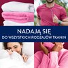 Na zdjęciu widoczne są cztery obrazy: stos ręczników, osoba w różowej koszulce, osoba przykrywająca się białą pościelą oraz osoba w różowym swetrze. Na środku znajduje się napis: "NADAJĄ SIĘ DO WSZYSTKICH RODZAJÓW TKANIN".